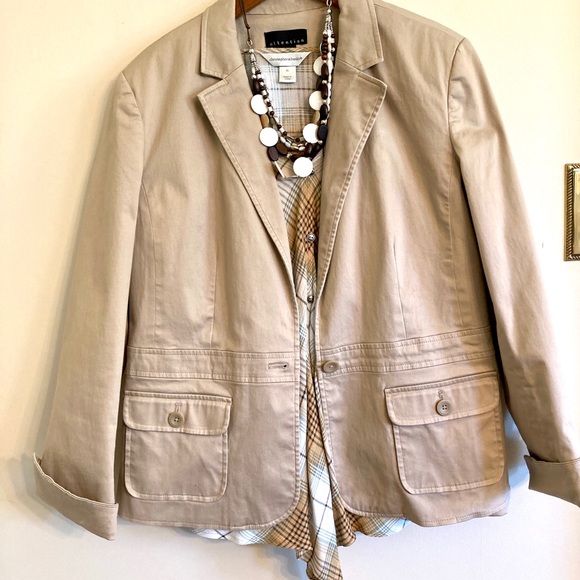 Blazer by ‘Attention’ - Picture 7 of 8